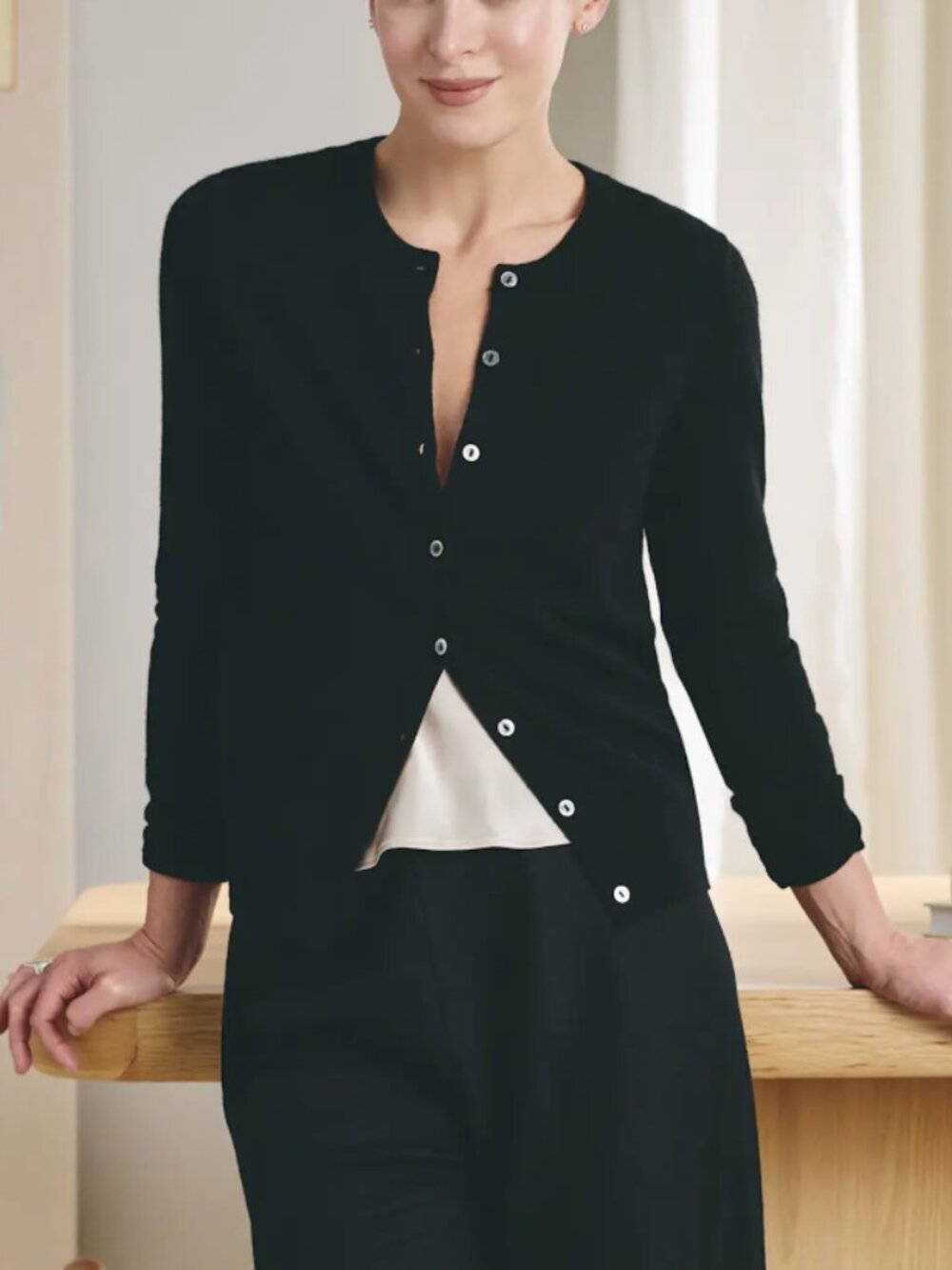 Qunice Black Mongolian Cashmere Cardigan Sweater size Medium